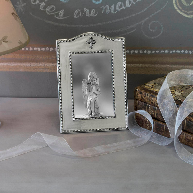 Beatriz Ball Baby Cross Frame-Vertical : 4x6