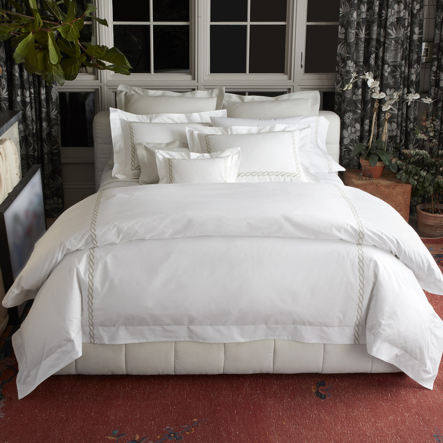 Matouk Classic Chain Standard Pillow Cases with White Embroidery